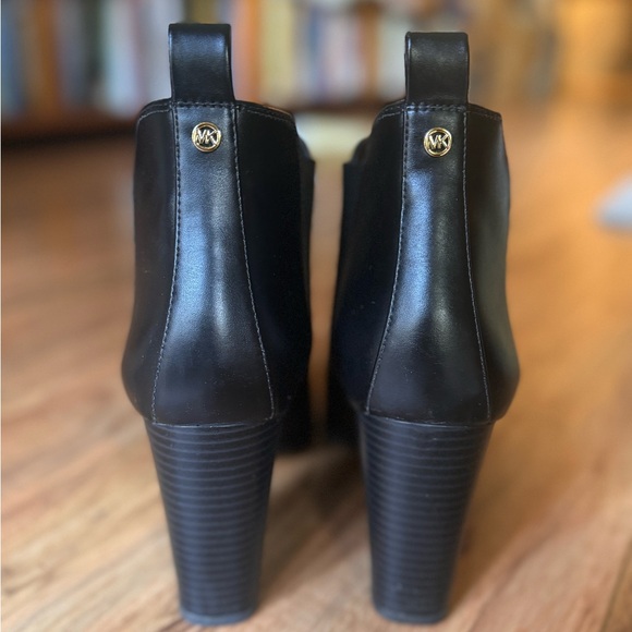Michael Kors - Evaline Heeled Bootie Sz8.5 - Picture 8 of 9